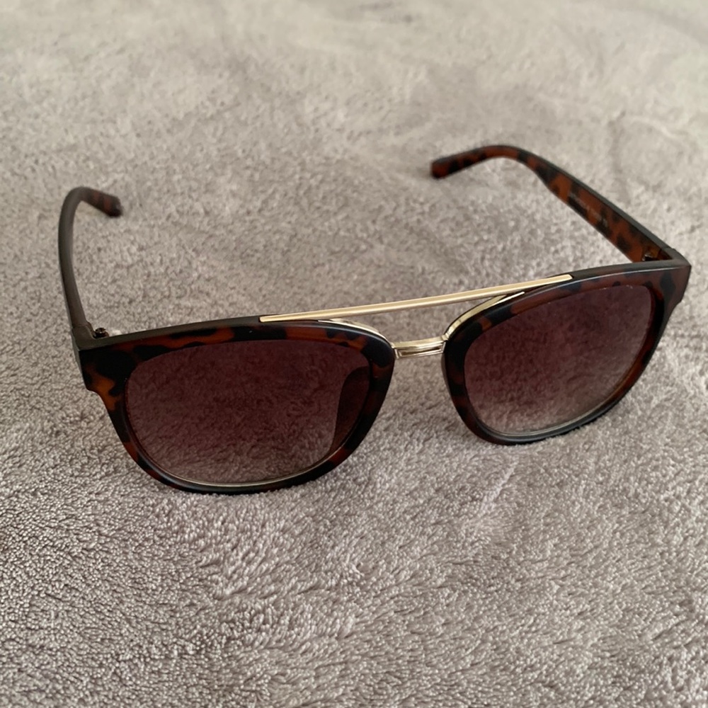 Tahari Sunglasses